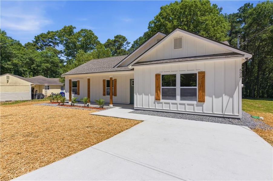 Exterior details and patio area of a home in , Marietta (Image 3).