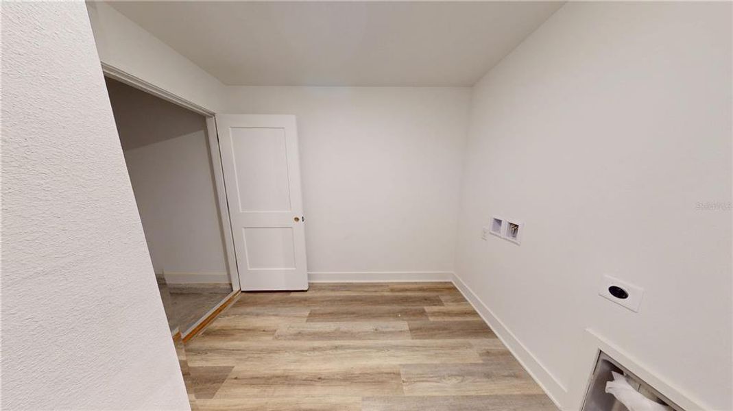 Spacious, unfurnished interior of a new home in , Alachua (Image 28).