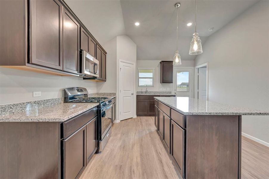 Furnished interior view inside a new home in Lane Ranch, Sanger (Image 12).