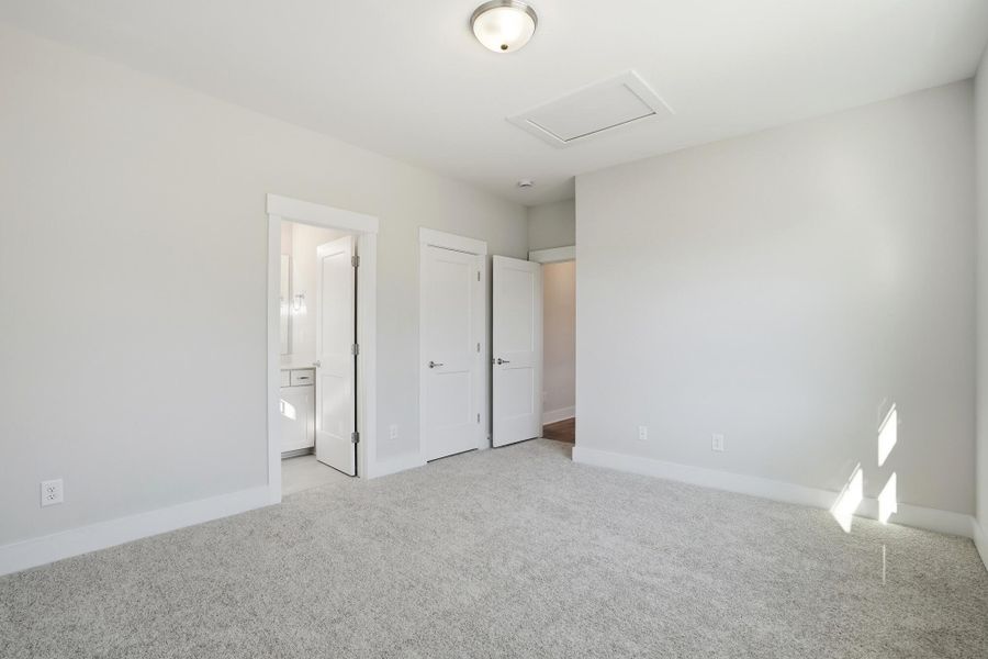Spacious, unfurnished interior of a new home in Rone Creek, Waxhaw (Image 62).