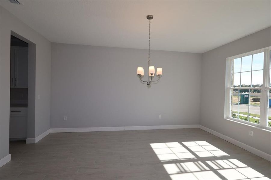 Spacious, unfurnished interior of a new home in Willow Run, Apopka (Image 33).