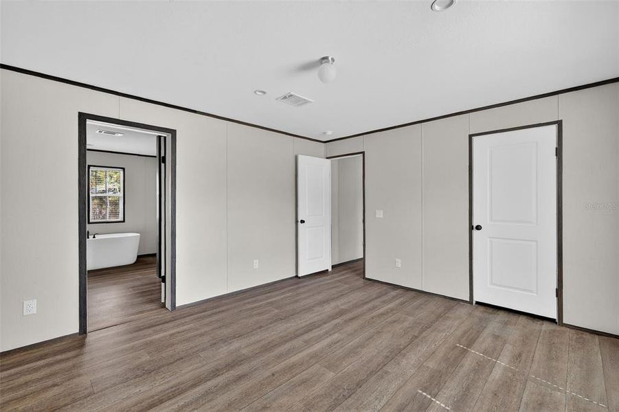 Spacious, unfurnished interior of a new home in , Ocala (Image 19).