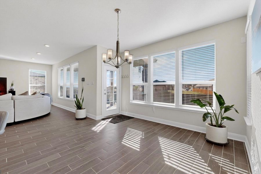 Spacious, unfurnished interior of a new home in Salerno - Hallmark Collection, Round Rock (Image 20).