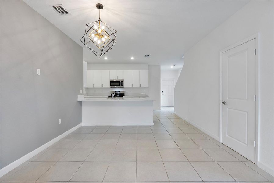 Spacious, unfurnished interior of a new home in , Dania Beach (Image 15). Spacious, unfurnished interior of a new home in , Dania Beach (Image 15).