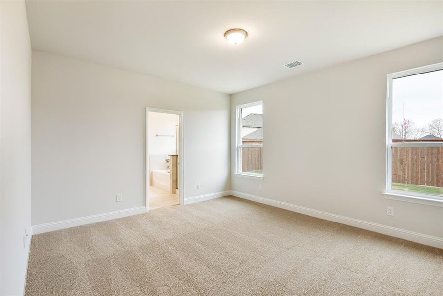 Spacious, unfurnished interior of a new home in , Royse City (Image 26).