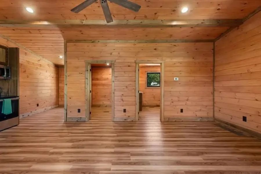 Spacious, unfurnished interior of a new home in , Blue Ridge (Image 46).