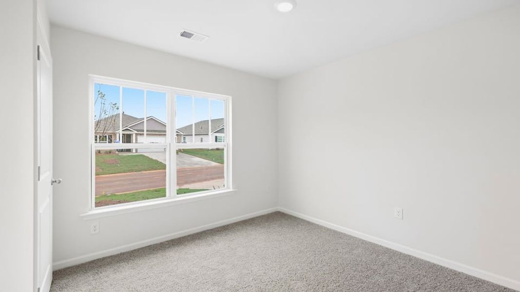 Spacious, unfurnished interior of a new home in Lakestone, Woodruff (Image 17).