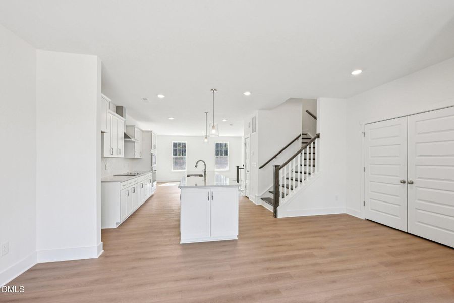 17-web-or-mls-Dunzo Dr-S1203-017