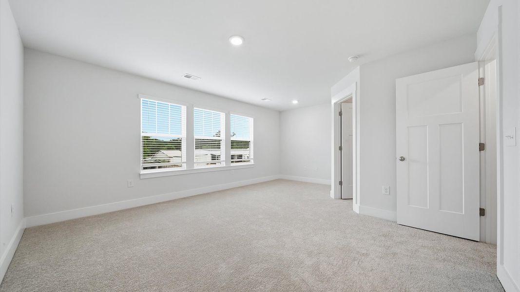 Desirable primary suite layout with spacious en suite bath in a proven, established community Desirable primary suite layout with spacious en suite bath in a proven, established community