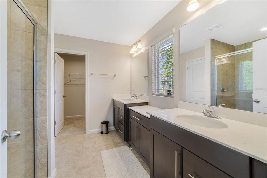 Furnished interior view inside a new home in , Davenport (Image 14).