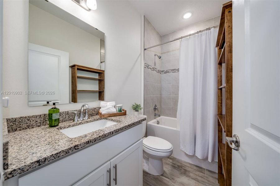 Furnished interior view inside a new home in , Port St. Lucie (Image 13).