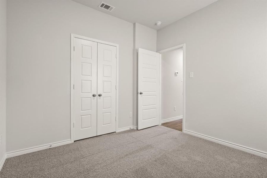 Spacious, unfurnished interior of a new home in Sycamore Landing, Fort Worth (Image 10). Spacious, unfurnished interior of a new home in Sycamore Landing, Fort Worth (Image 10).