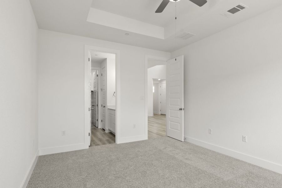 Spacious, unfurnished interior of a new home in Center 45, Round Rock (Image 22).