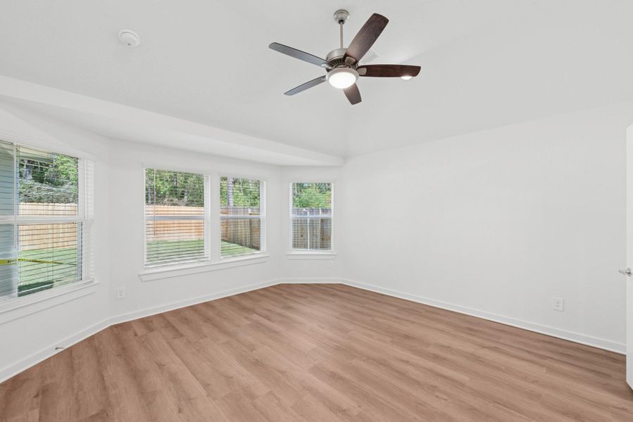 Spacious, unfurnished interior of a new home in Sorella, Tomball (Image 16). Spacious, unfurnished interior of a new home in Sorella, Tomball (Image 16).