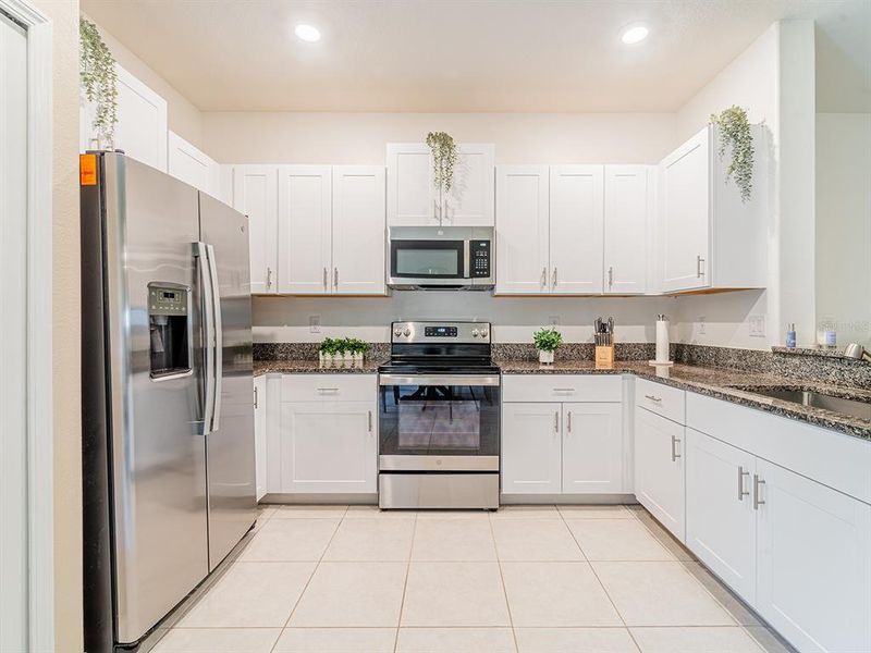 Furnished interior view inside a new home in , Land O' Lakes (Image 23).