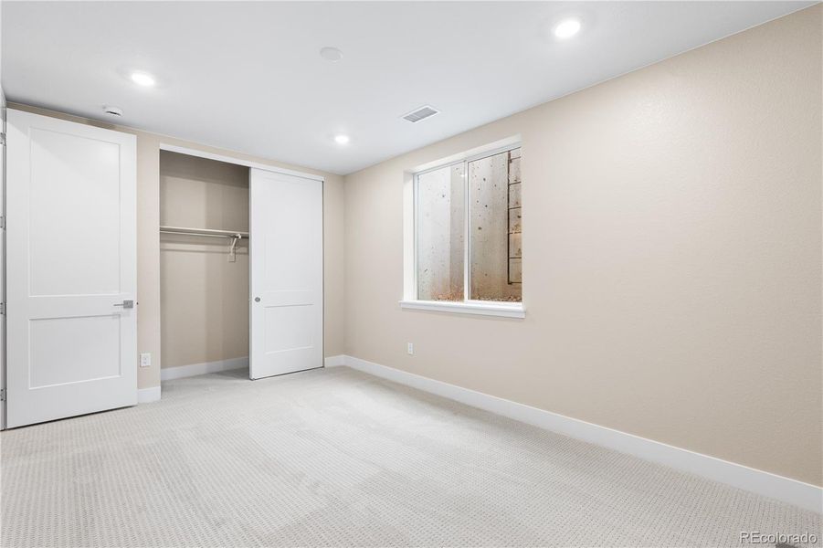 Spacious, unfurnished interior of a new home in Legends at Lyric, Lone Tree (Image 39). Spacious, unfurnished interior of a new home in Legends at Lyric, Lone Tree (Image 39).