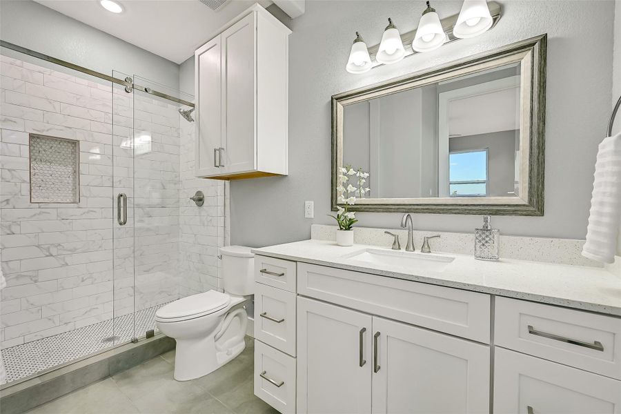 Furnished interior view inside a new home in , Galveston (Image 24).