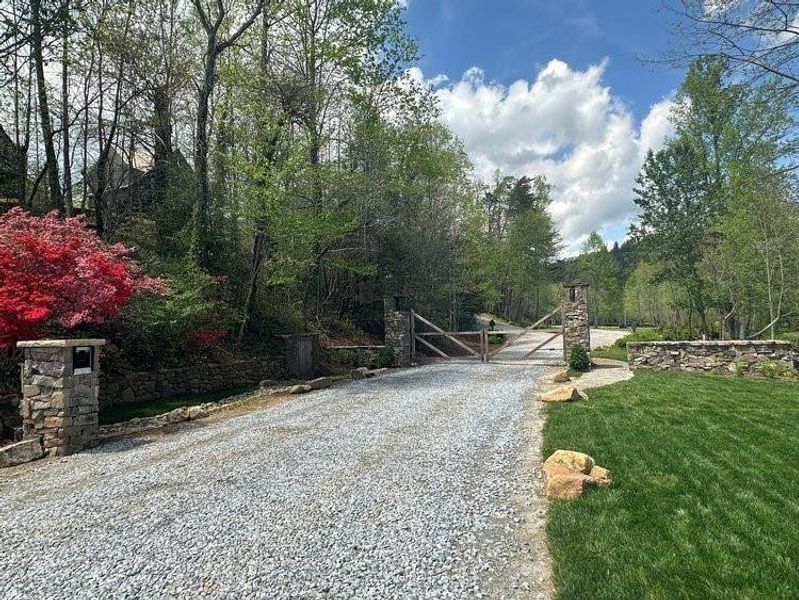 Natural landscape and outdoor views near  in Clarkesville (Image 7).