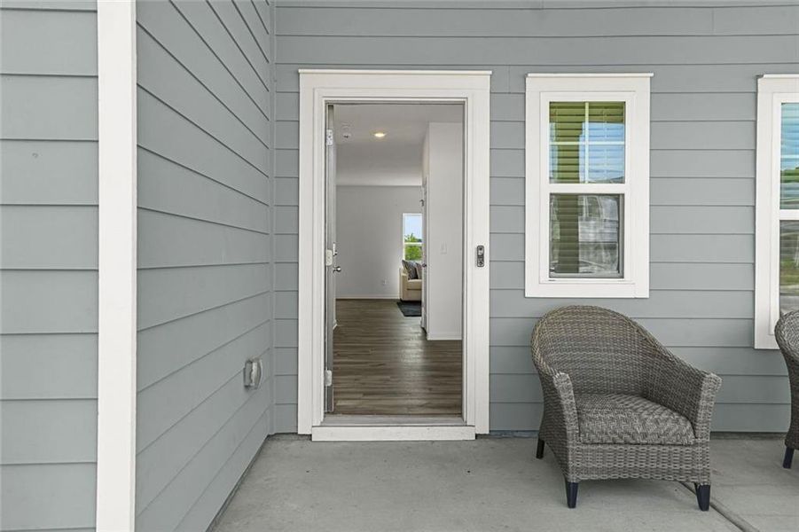 Exterior details and patio area of a home in Alder Park, Conyers (Image 3).