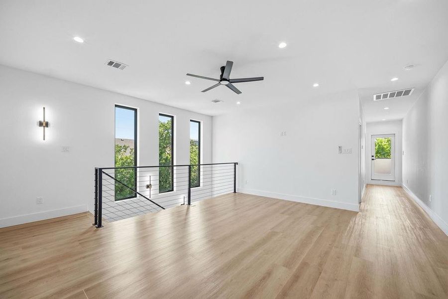 Spacious, unfurnished interior of a new home in , Dallas (Image 23).