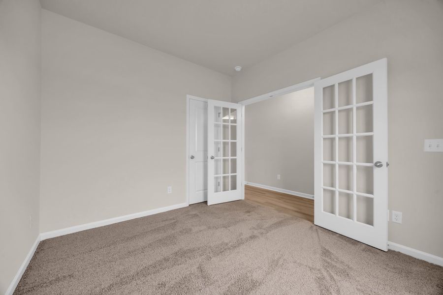 Spacious, unfurnished interior of a new home in Oak Hollow, Longs (Image 18).