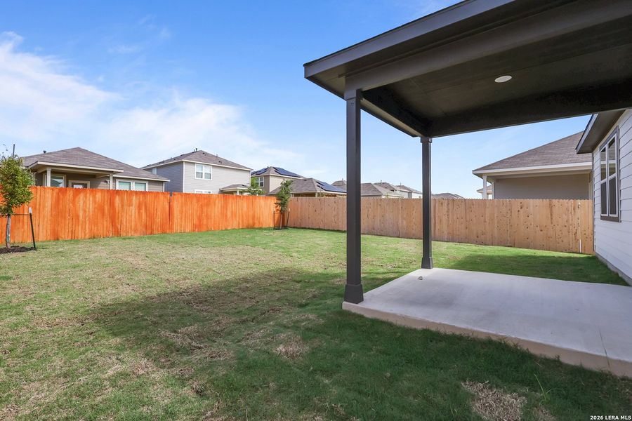 Exterior details and patio area of a home in Mesa Vista, San Antonio (Image 3).