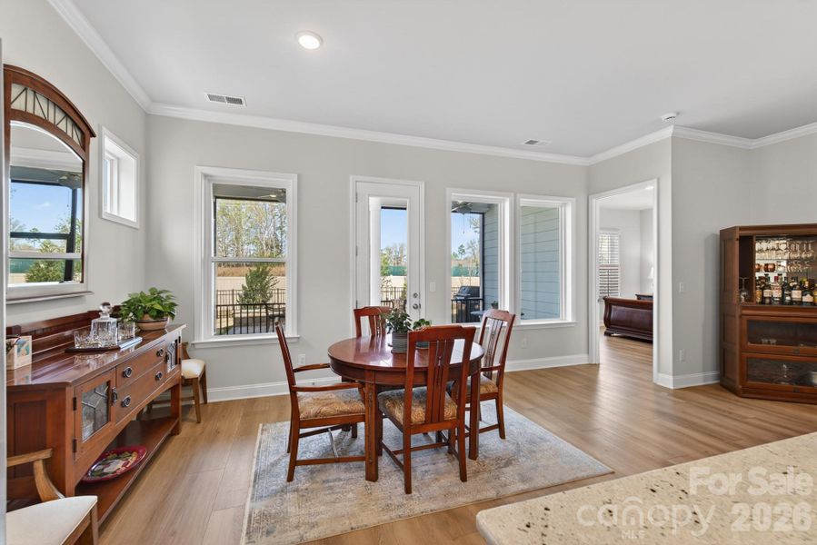 Dining Area Dining Area