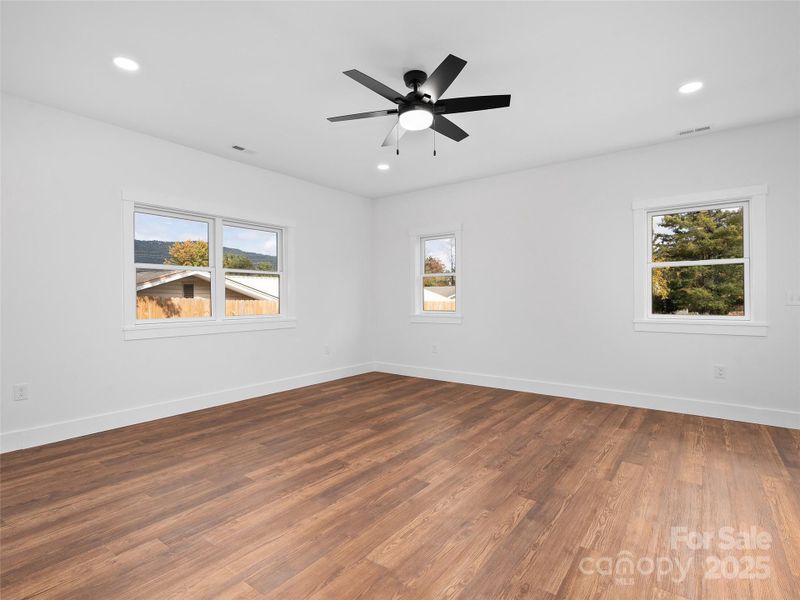 Spacious, unfurnished interior of a new home in , Waynesville (Image 14).
