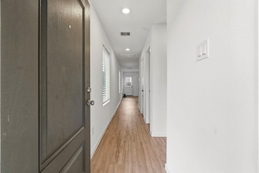 Spacious, unfurnished interior of a new home in Tavola, New Caney (Image 16).
