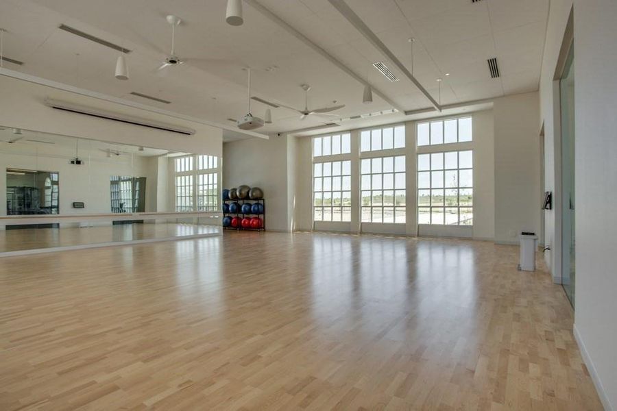 Spacious, unfurnished interior of a new home in Walsh Classic, Fort Worth (Image 4). Spacious, unfurnished interior of a new home in Walsh Classic, Fort Worth (Image 4).