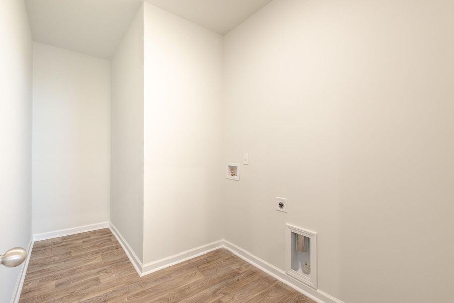 Spacious, unfurnished interior of a new home in Pine Hills at Cane Bay, Summerville (Image 7).