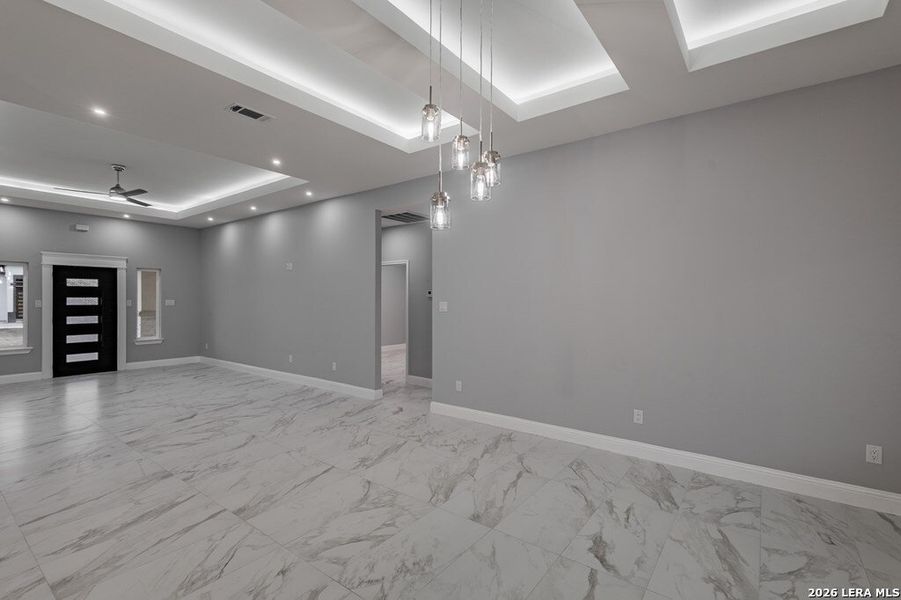 Spacious, unfurnished interior of a new home in , Eagle Pass (Image 34).