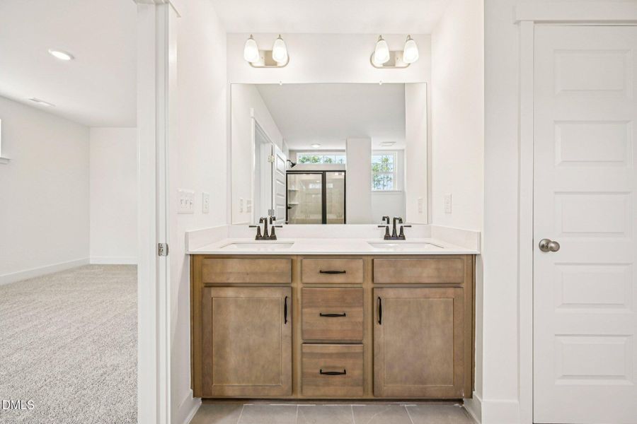 42-web-or-mls-Dunzo Dr-S1203-042