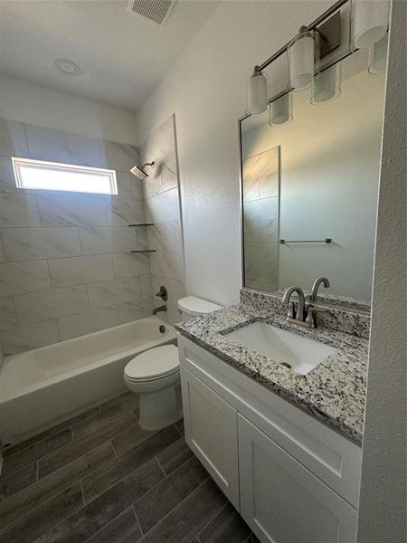 Furnished interior view inside a new home in , Dallas (Image 9).