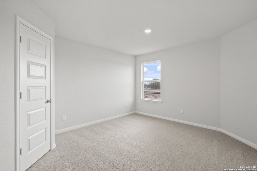 Spacious, unfurnished interior of a new home in Timber Creek, San Antonio (Image 27). Spacious, unfurnished interior of a new home in Timber Creek, San Antonio (Image 27).