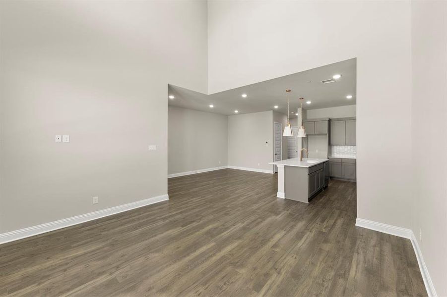 12. 3904 Keya - Family (2)