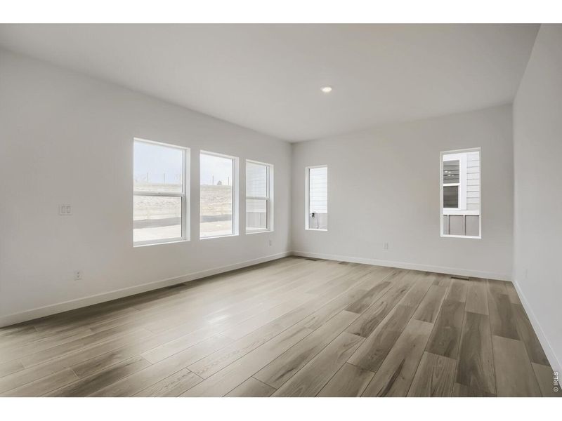 Spacious, unfurnished interior of a new home in Prairie Song, Windsor (Image 9).