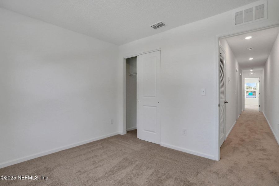 Spacious, unfurnished interior of a new home in , Jacksonville (Image 13).