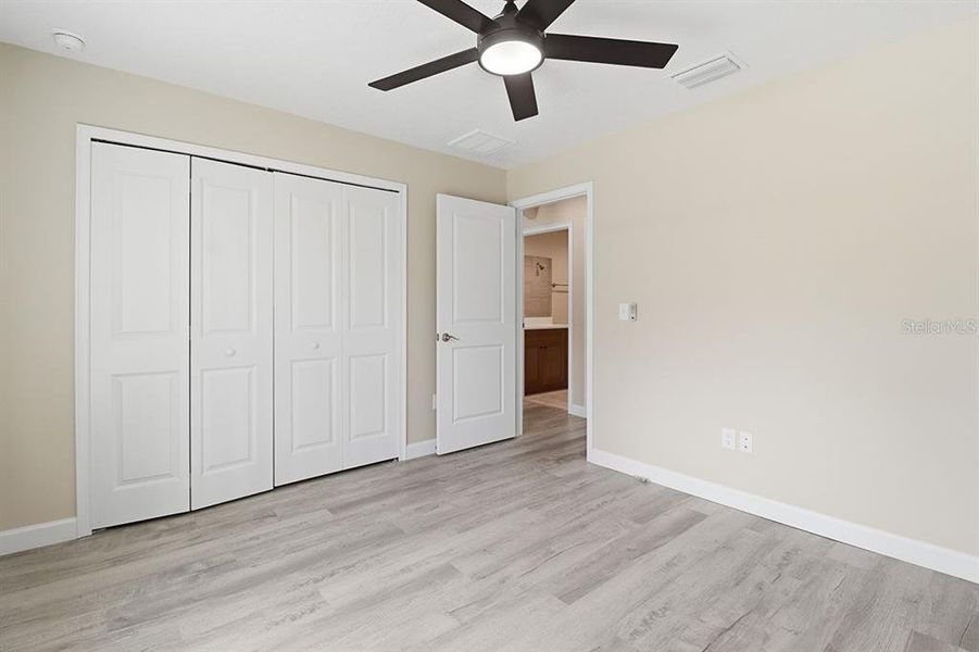 Spacious, unfurnished interior of a new home in , Citrus Springs (Image 24).