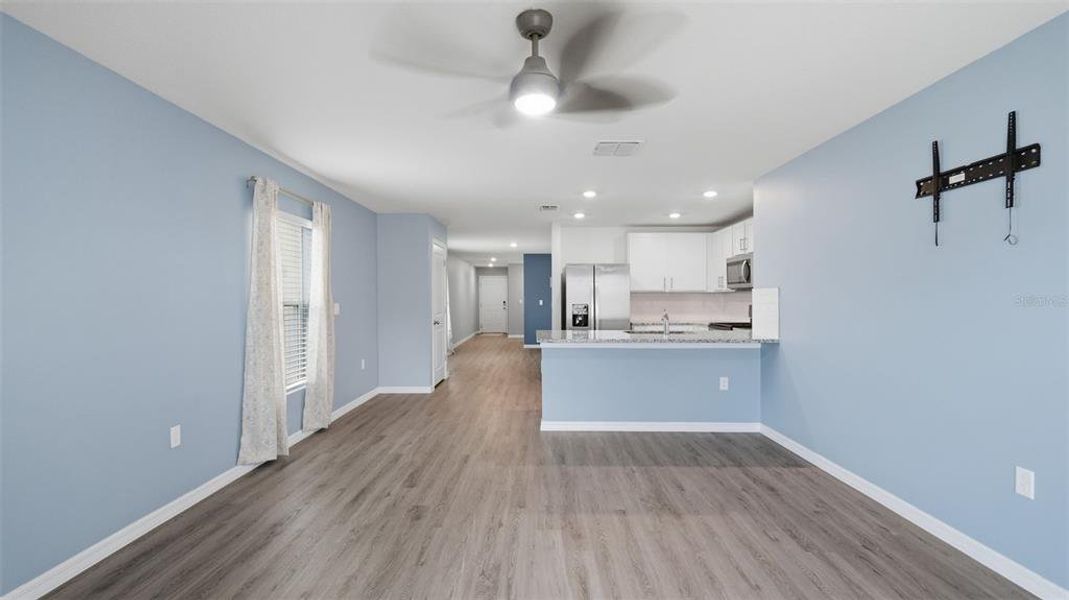 Spacious, unfurnished interior of a new home in Northwater at Two Rivers, Zephyrhills (Image 41).