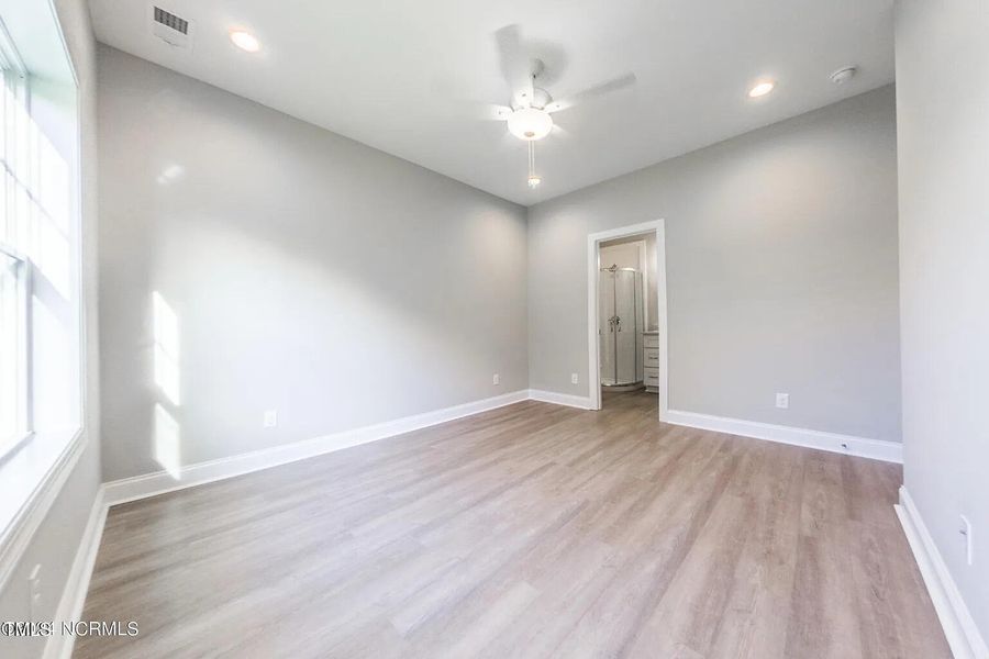 3d0bc00a67914f69109eb7d3d1f0b471-uncropp