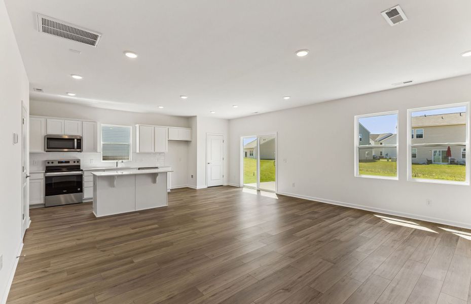 Spacious, unfurnished interior of a new home in Highlands of Carter's Station, Columbia (Image 23). Spacious, unfurnished interior of a new home in Highlands of Carter's Station, Columbia (Image 23).