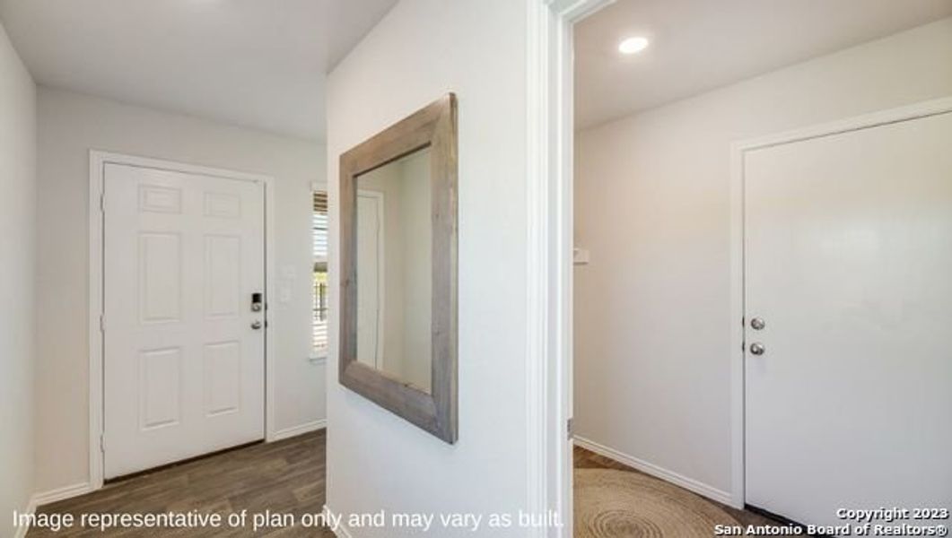 Spacious, unfurnished interior of a new home in Redbird Ranch, San Antonio (Image 19).