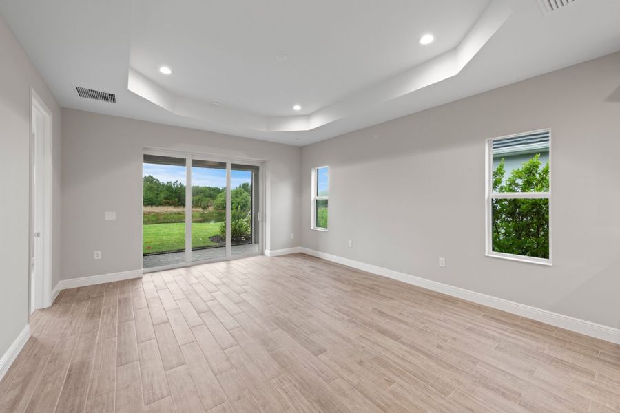 Spacious, unfurnished interior of a new home in Verandah, Fort Myers (Image 15).