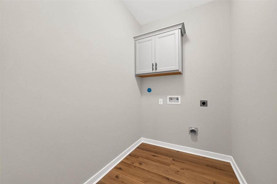 Spacious, unfurnished interior of a new home in Two Step Farm, Montgomery (Image 14).