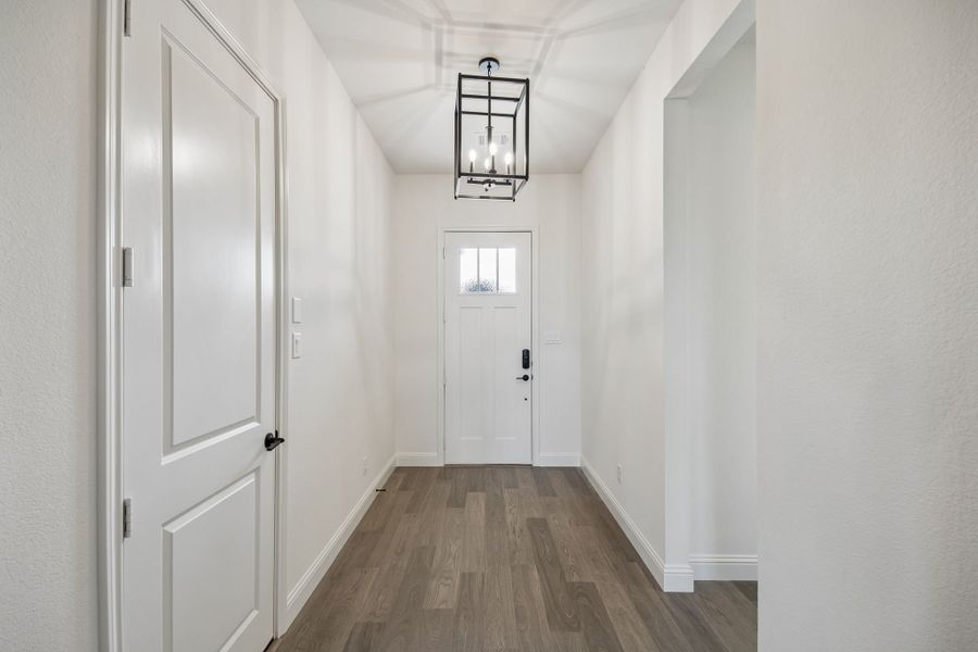 Spacious, unfurnished interior of a new home in Sheppard's Place, Waxahachie (Image 16). Spacious, unfurnished interior of a new home in Sheppard's Place, Waxahachie (Image 16).