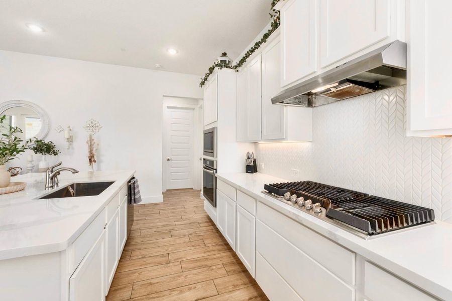 Plenty of countertop space + GAS range!!