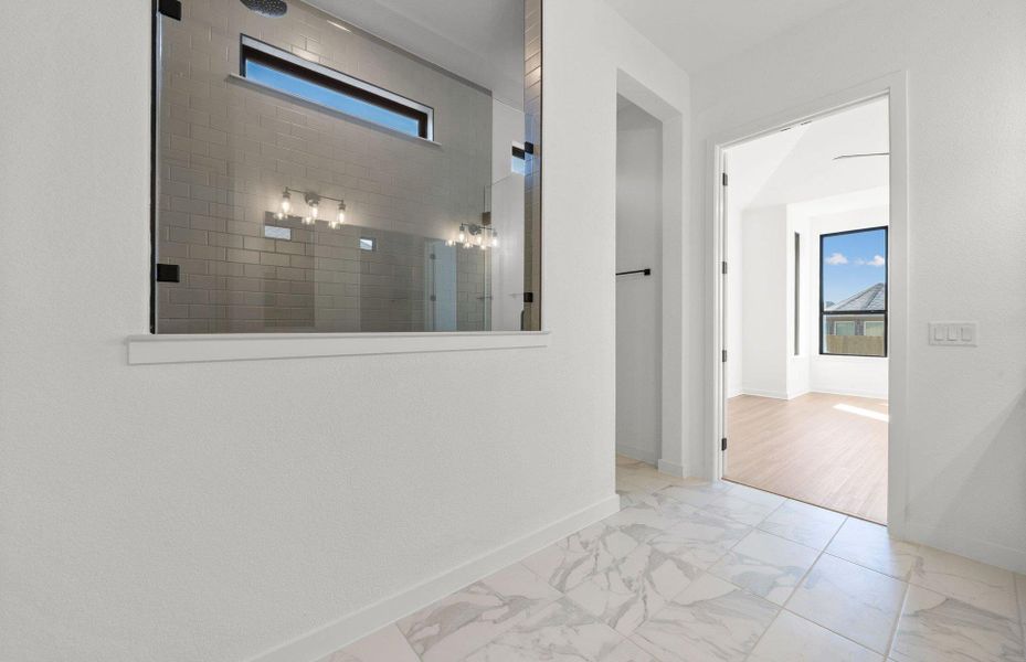 Spacious, unfurnished interior of a new home in 6 Creeks, Kyle (Image 16).