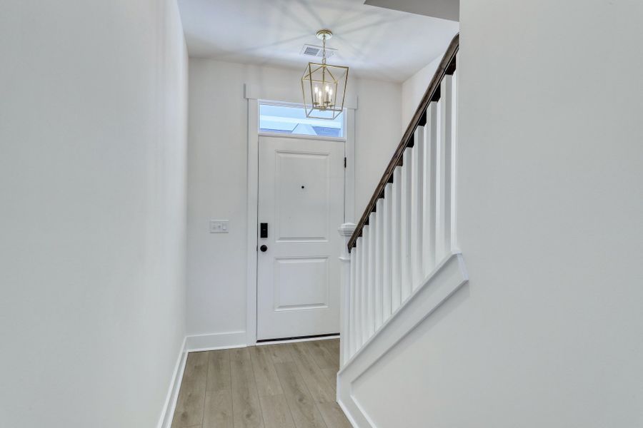 Spacious, unfurnished interior of a new home in Bally Castle, Murrells Inlet (Image 16).