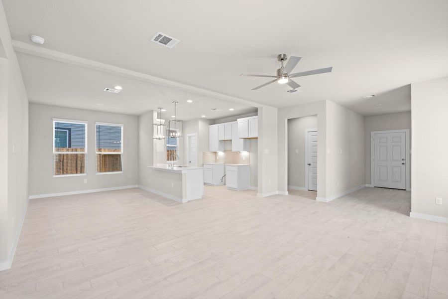 Spacious, unfurnished interior of a new home in Cypresswood Landing, Humble (Image 14).
